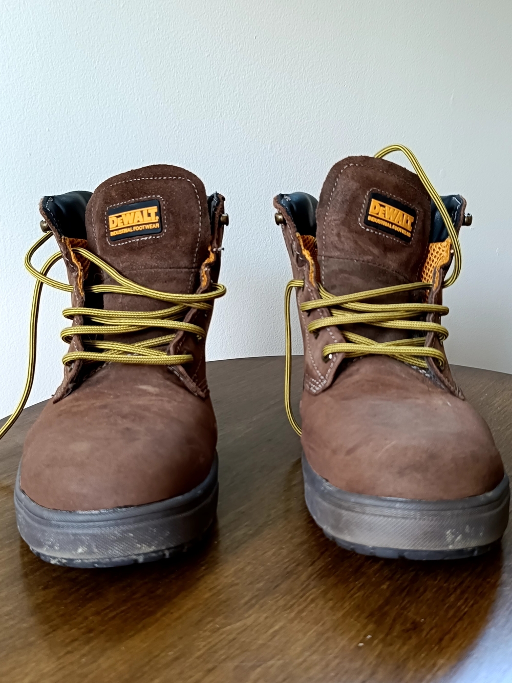 DEWALT Brown Work Boots with Yellow Laces 10,5W